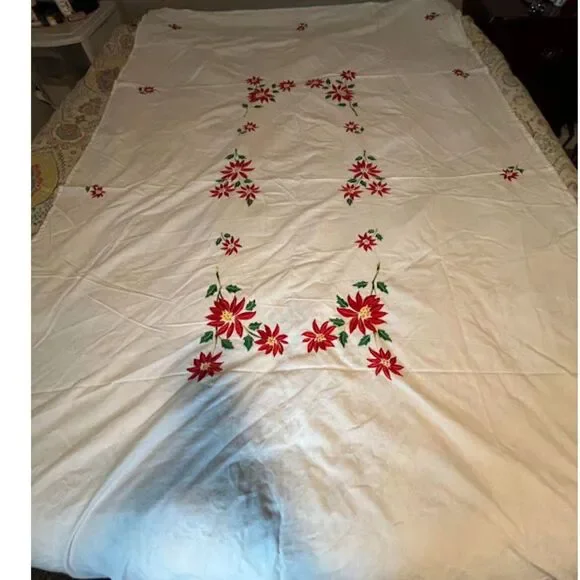 Vintage White Tablecloth 90x57 Hand Embroidered Red Floral Linen Farmhouse - Picture 1 of 5